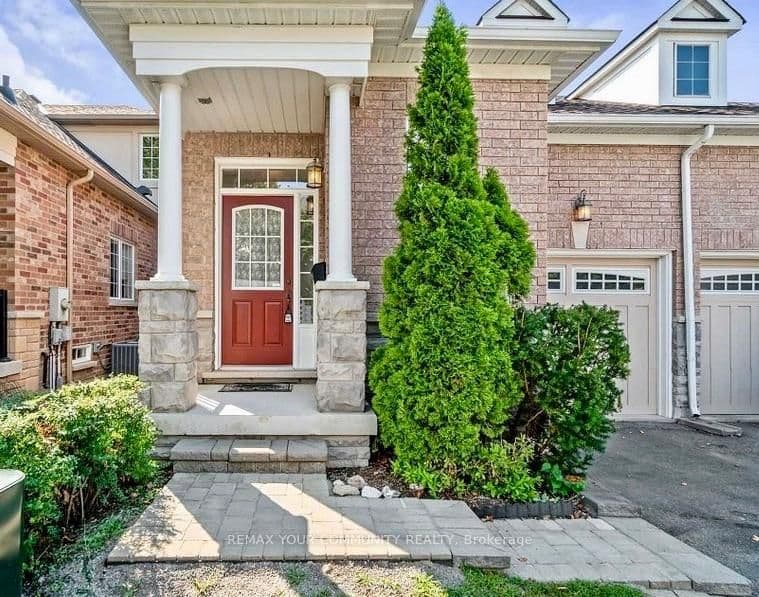 635 Tapestry Lane 67, Newmarket, ON L3X 3C8