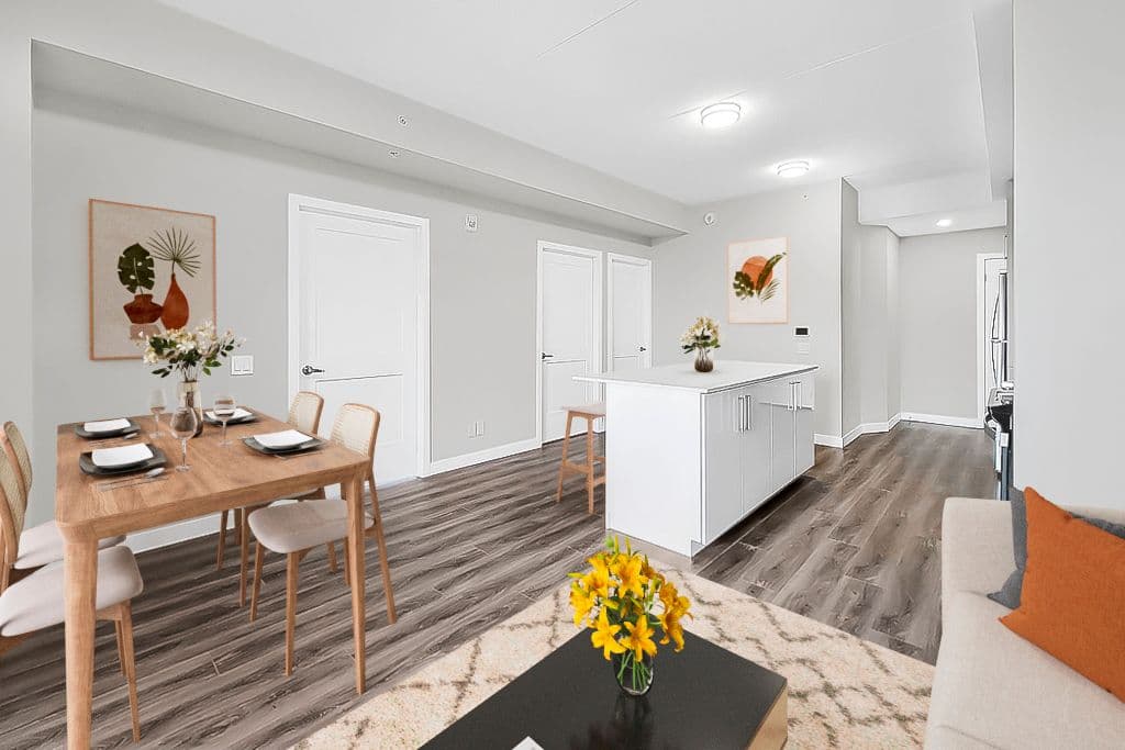 15 Queen Street S 2011, Hamilton, ON L8P 3R6