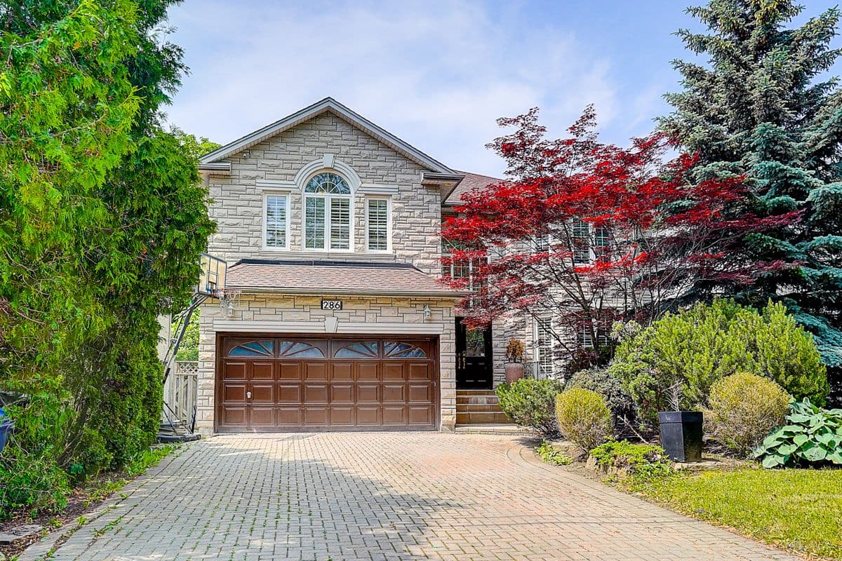 286 Hillcrest Avenue, Toronto C14, ON M2N 3P4