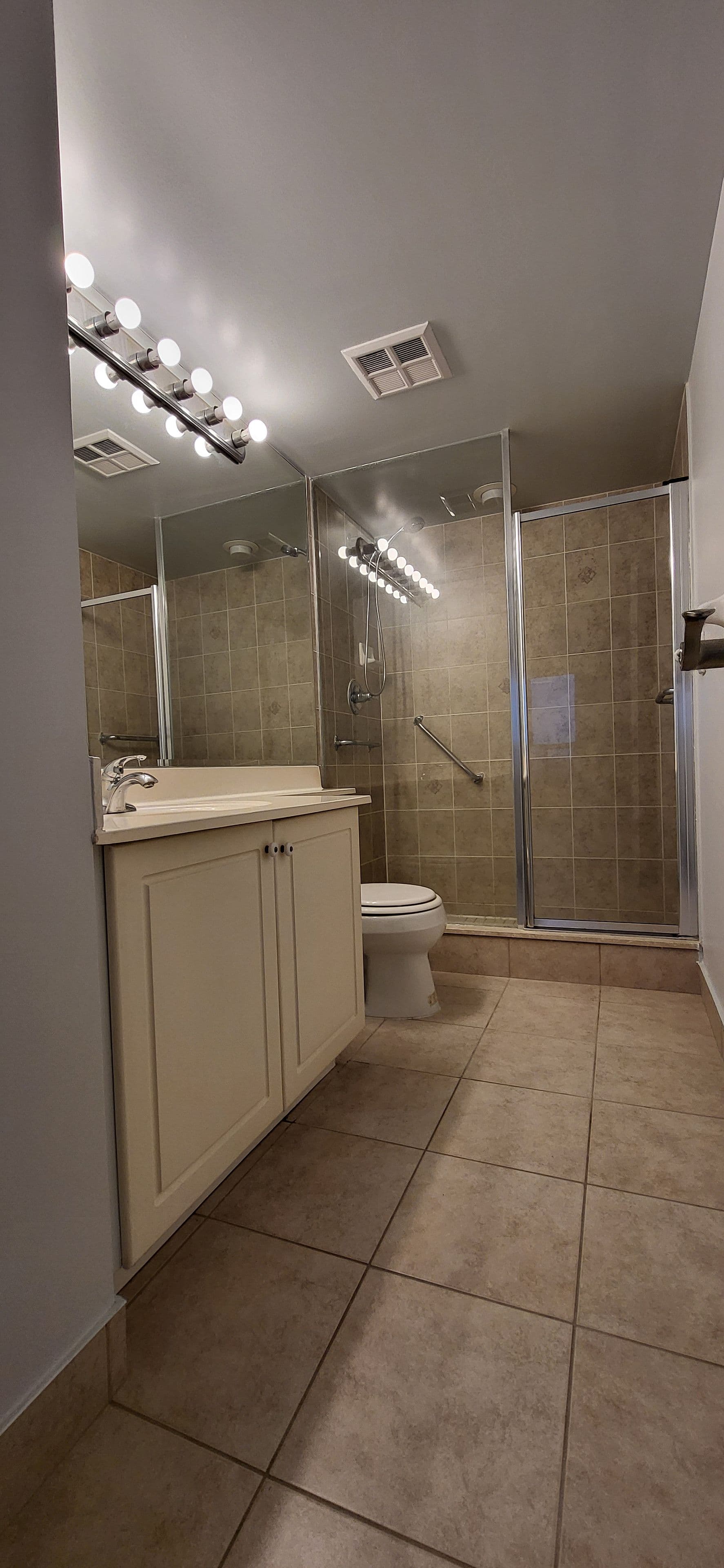 2 Clairtrell Road 1110, Toronto C14, ON M2N 7H5