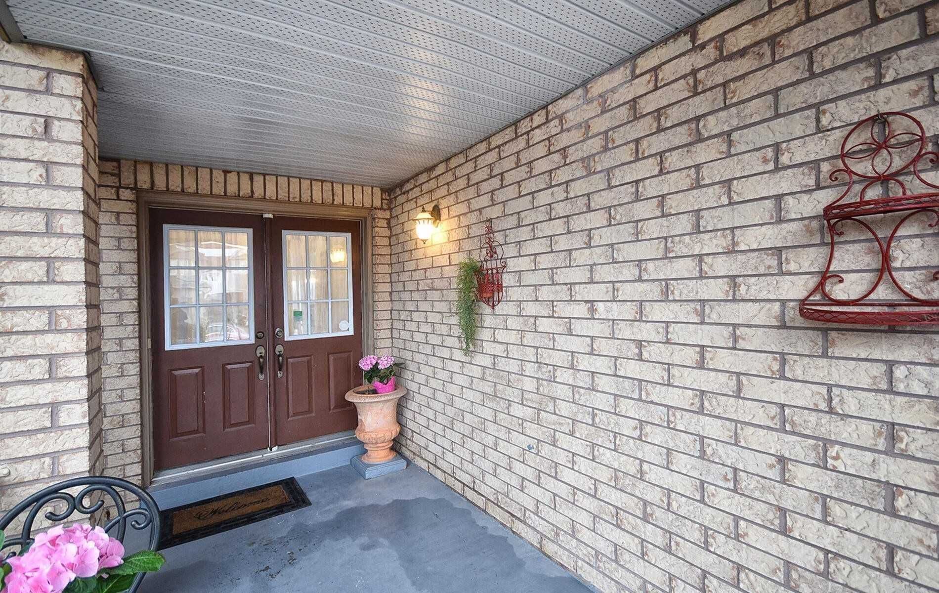 33 Holloway Road, Markham, ON L3S 4P2