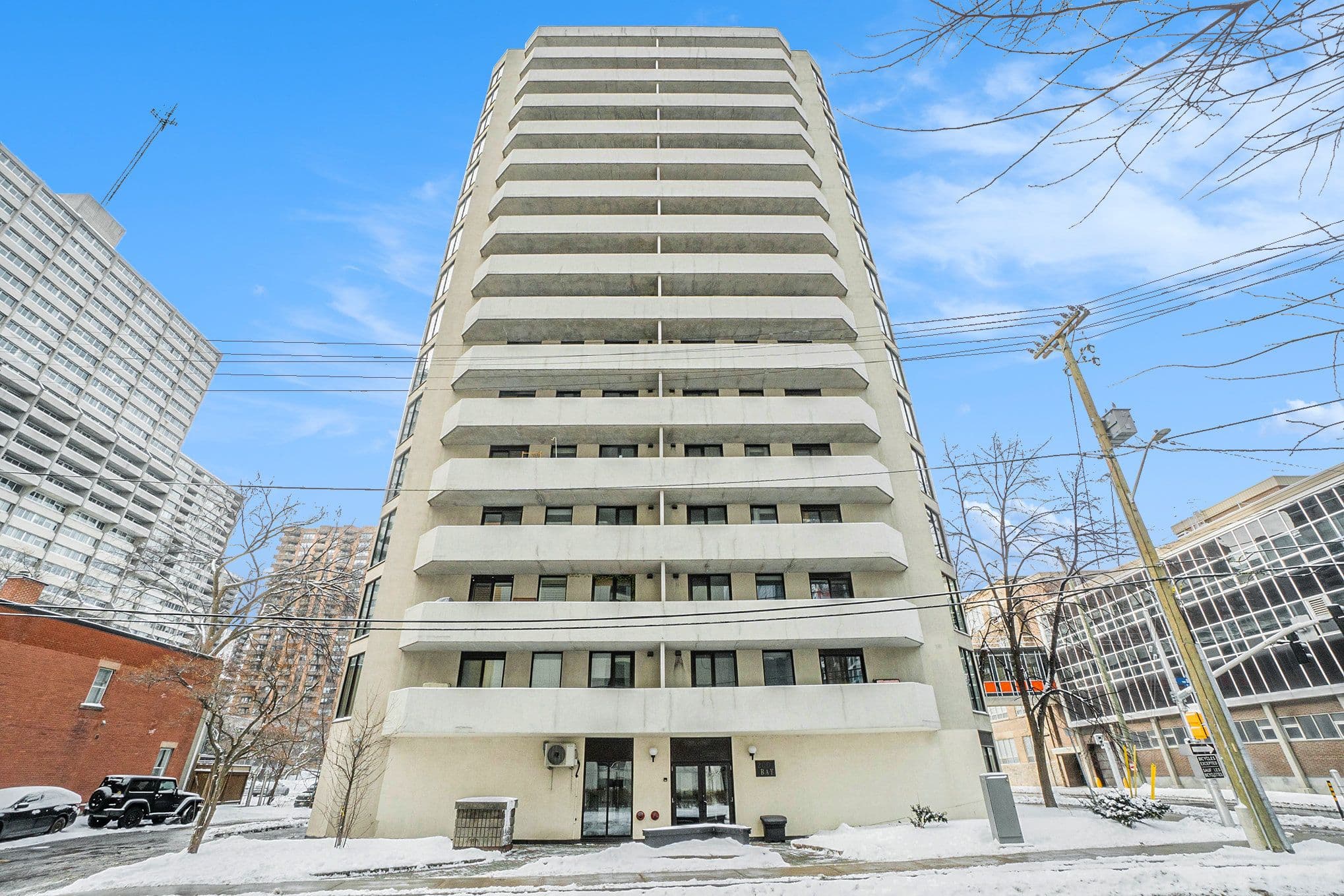 200 Bay Street 1102, Ottawa Centre, ON K1R 7W8