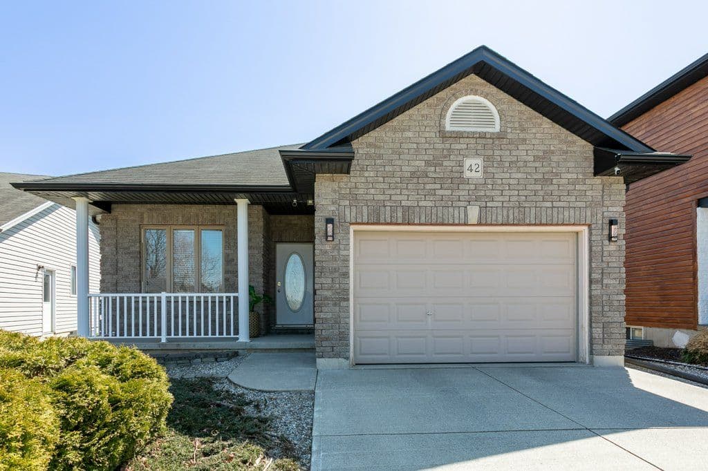 42 Kerr Crescent, Ingersoll, ON N5C 4H1