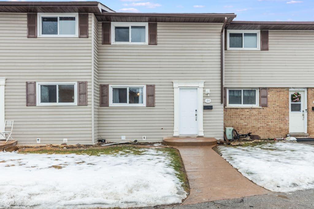 996 Sydenham Road 34, Peterborough, ON K9J 7V7