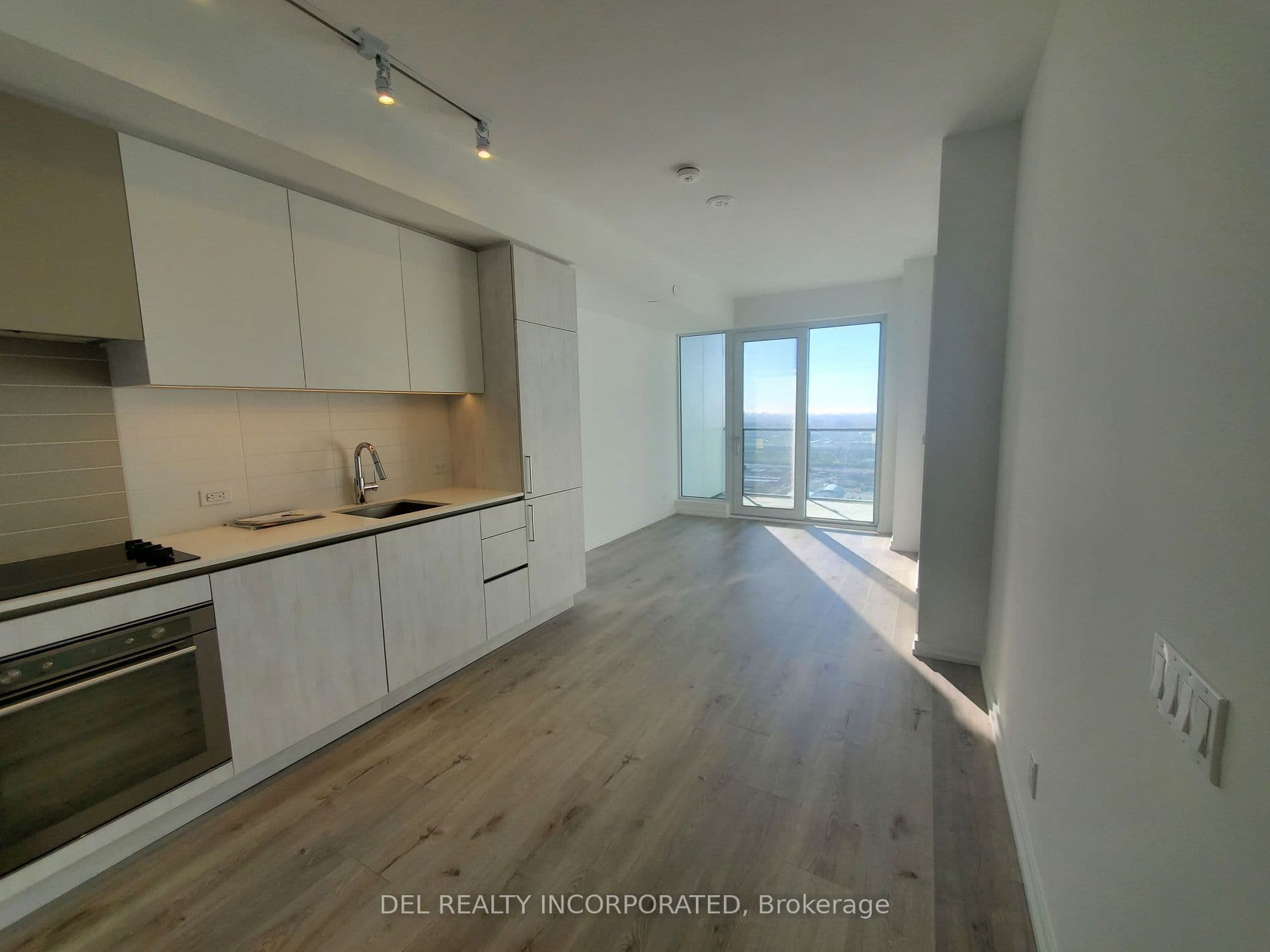 7890 Jane Street 5301, Vaughan, ON L4K 2M7