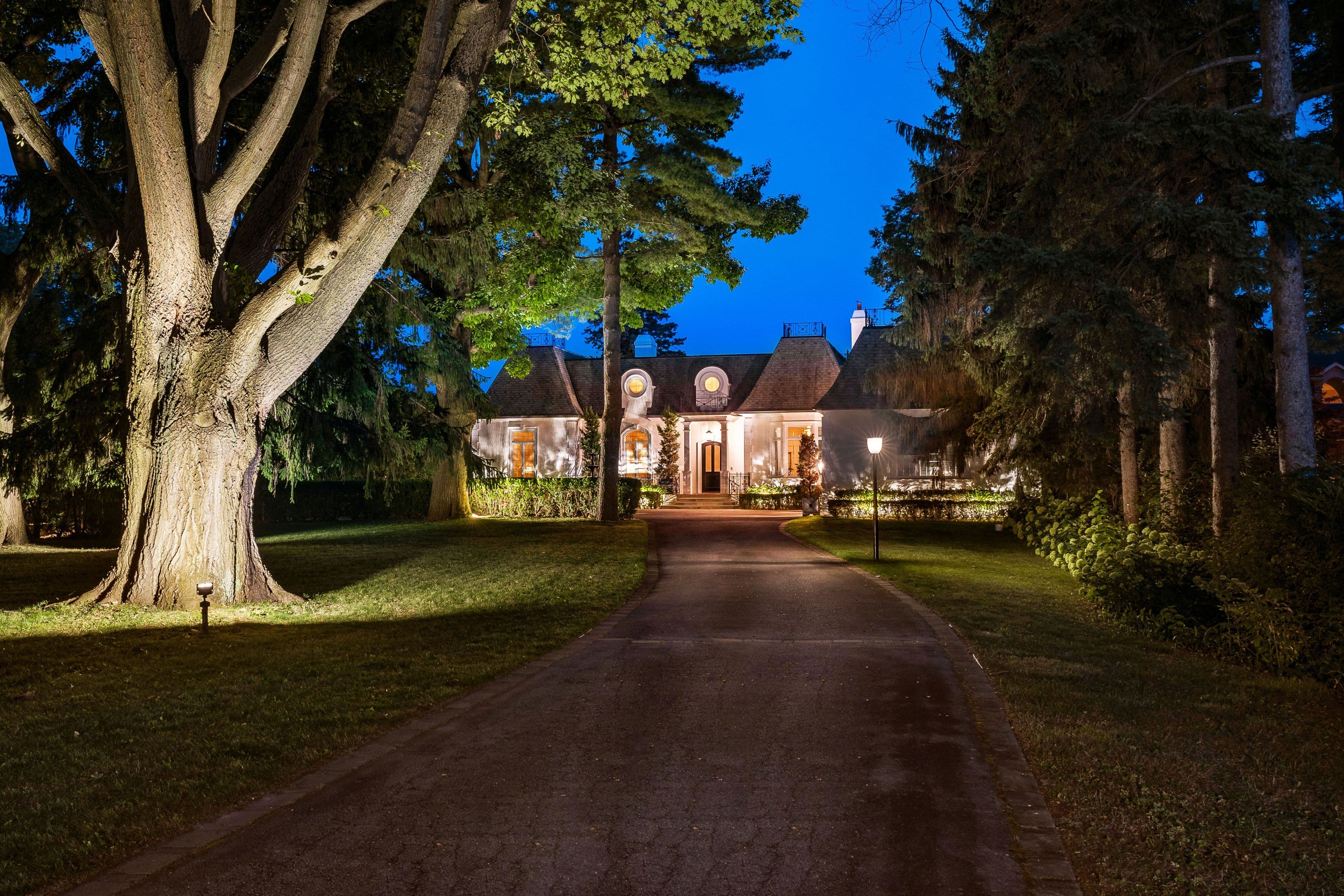 4410 Lakeshore Road, Burlington, ON L7L 1B4