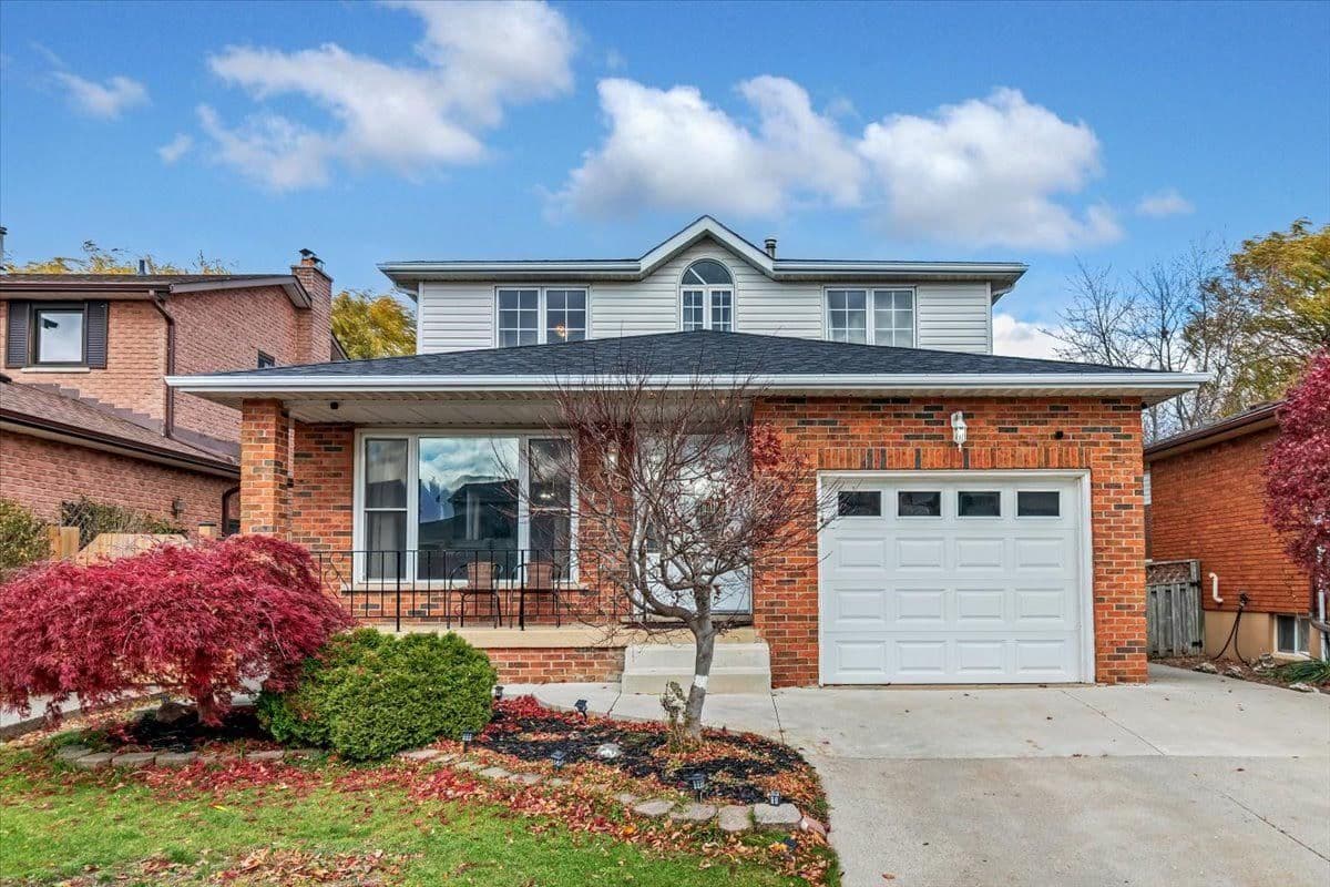 35 Trenholme Crescent, Hamilton, ON L8W 2L4