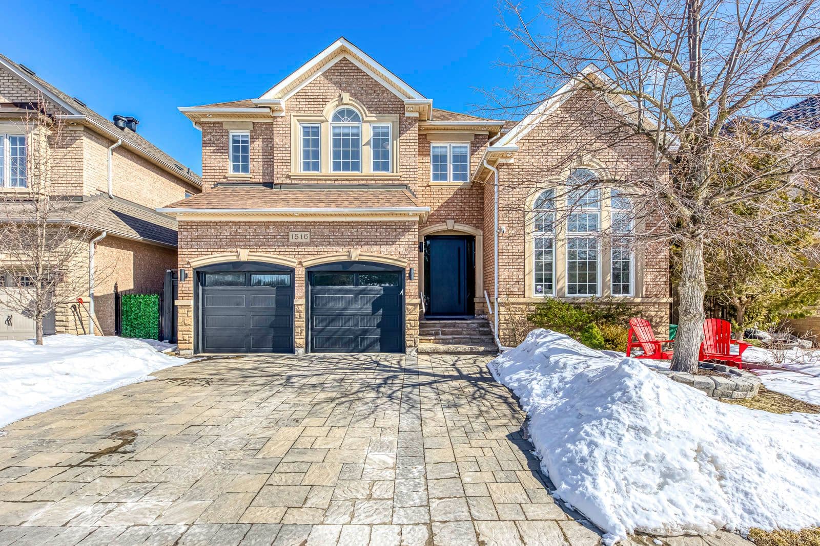 1516 Pinery Crescent, Oakville, ON L6H 7J9
