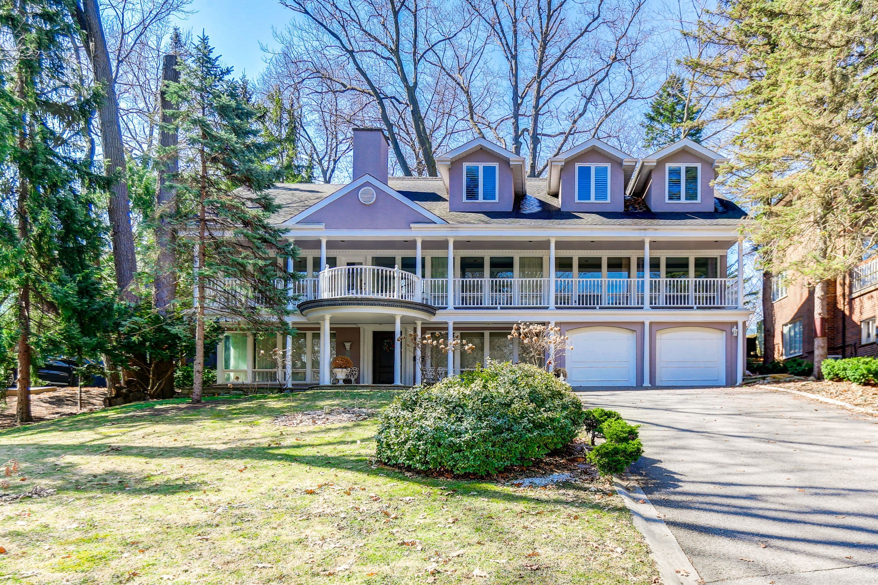 32 Edenbrook Hill, Toronto W08, ON M9A 3Z6