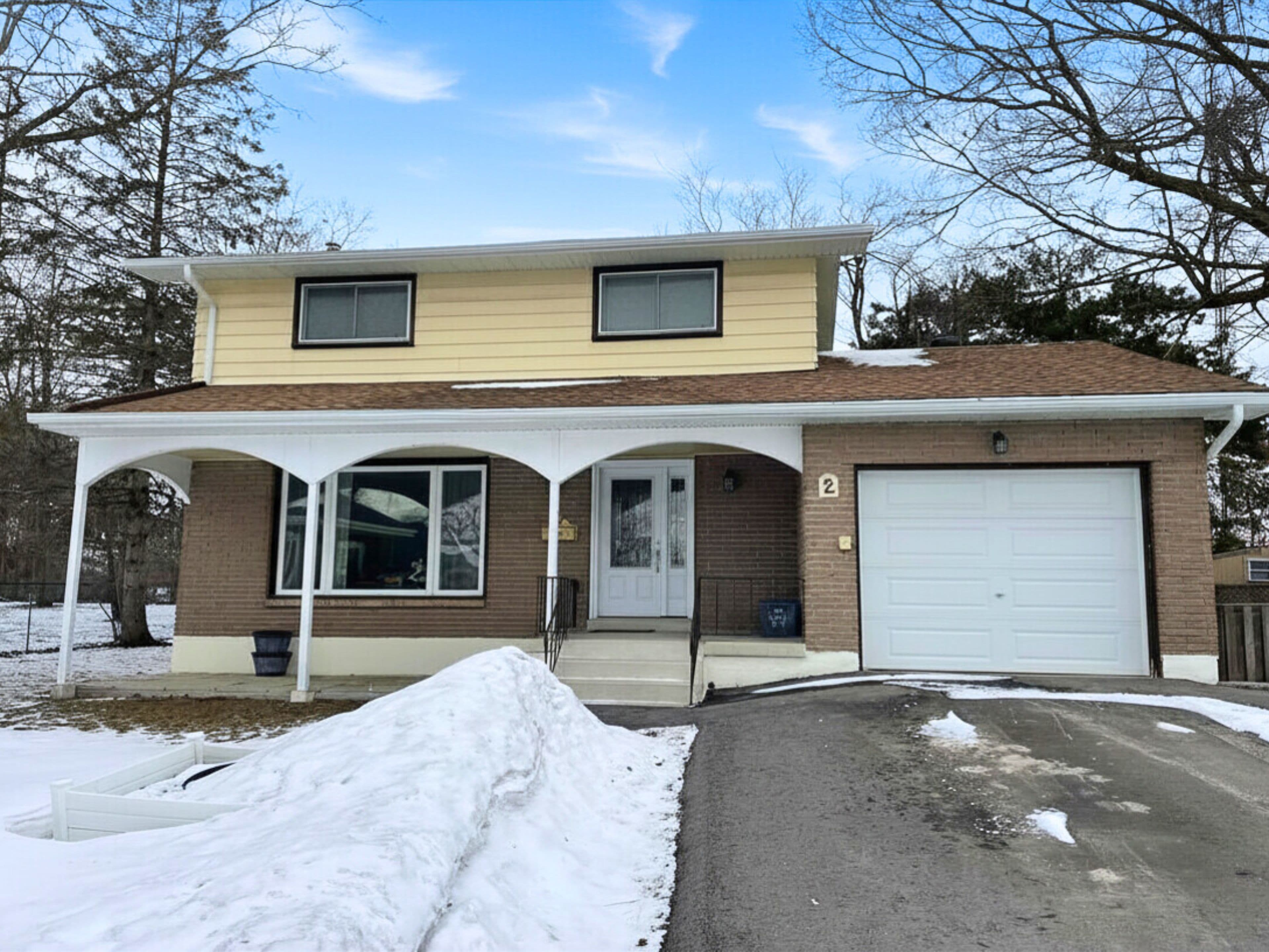2 Agnes Street, Barrie, ON L4M 2S2