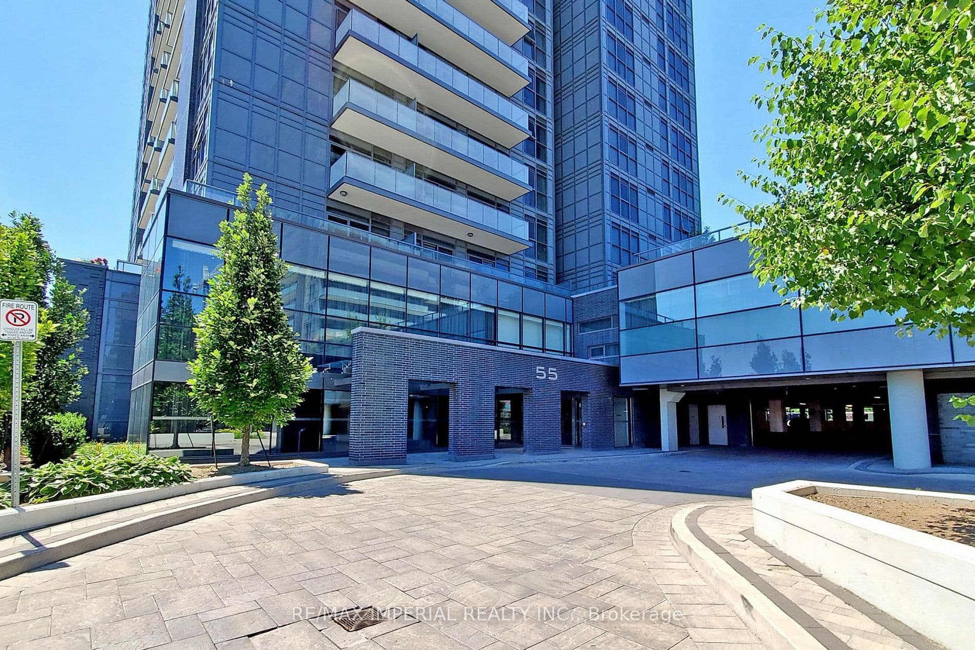 55 Oneida Crescent 1807, Richmond Hill, ON L4B 0E8