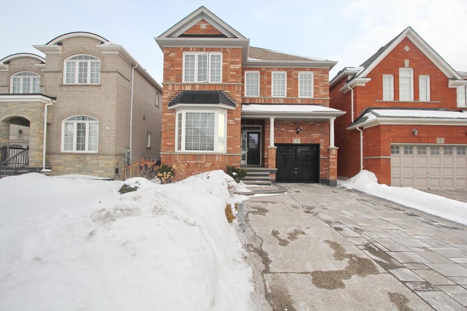 11 Bluffmeadow Street, Brampton, ON L6P 3K3