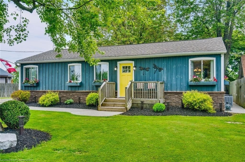 8 Beach Road, Haldimand, ON N0A 1K0