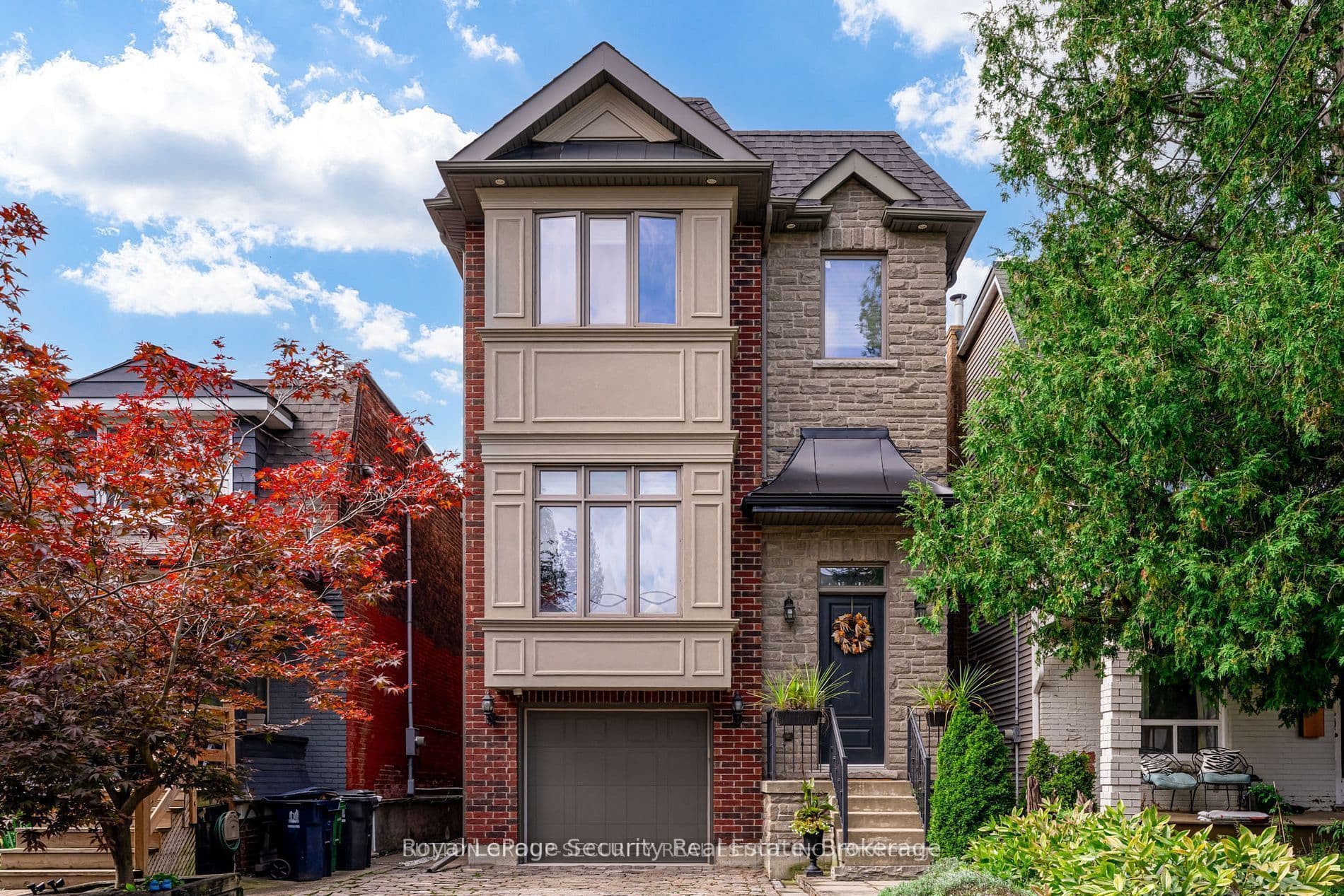 184 Bartlett Avenue B, Toronto W02, ON M6H 3G1