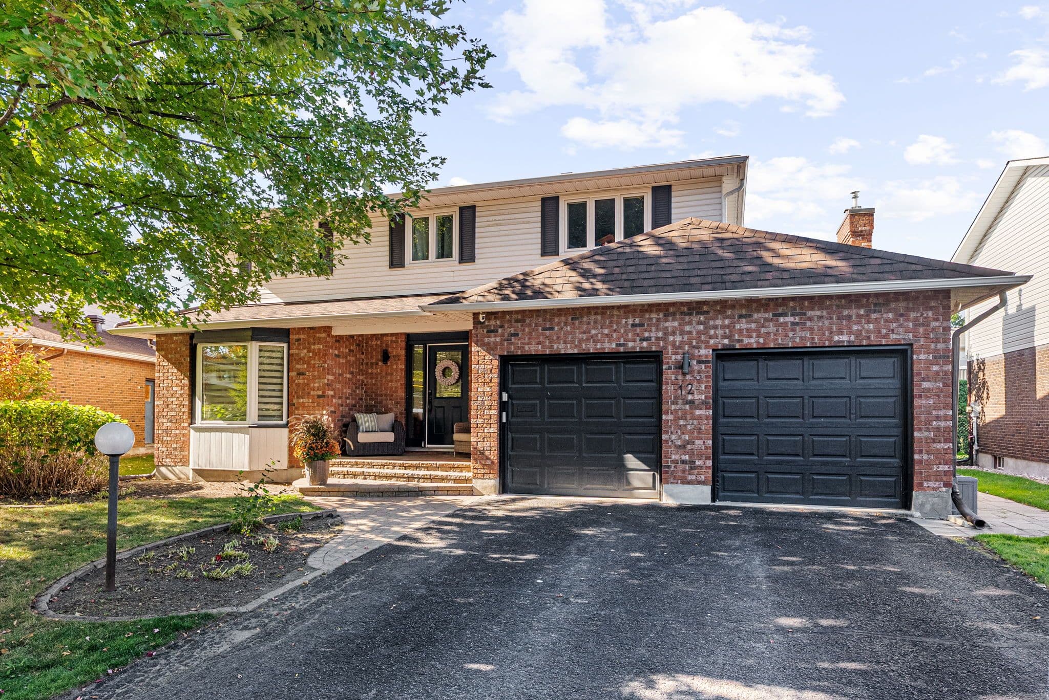 12 Mancil Drive, Barrhaven, ON K2J 2J5