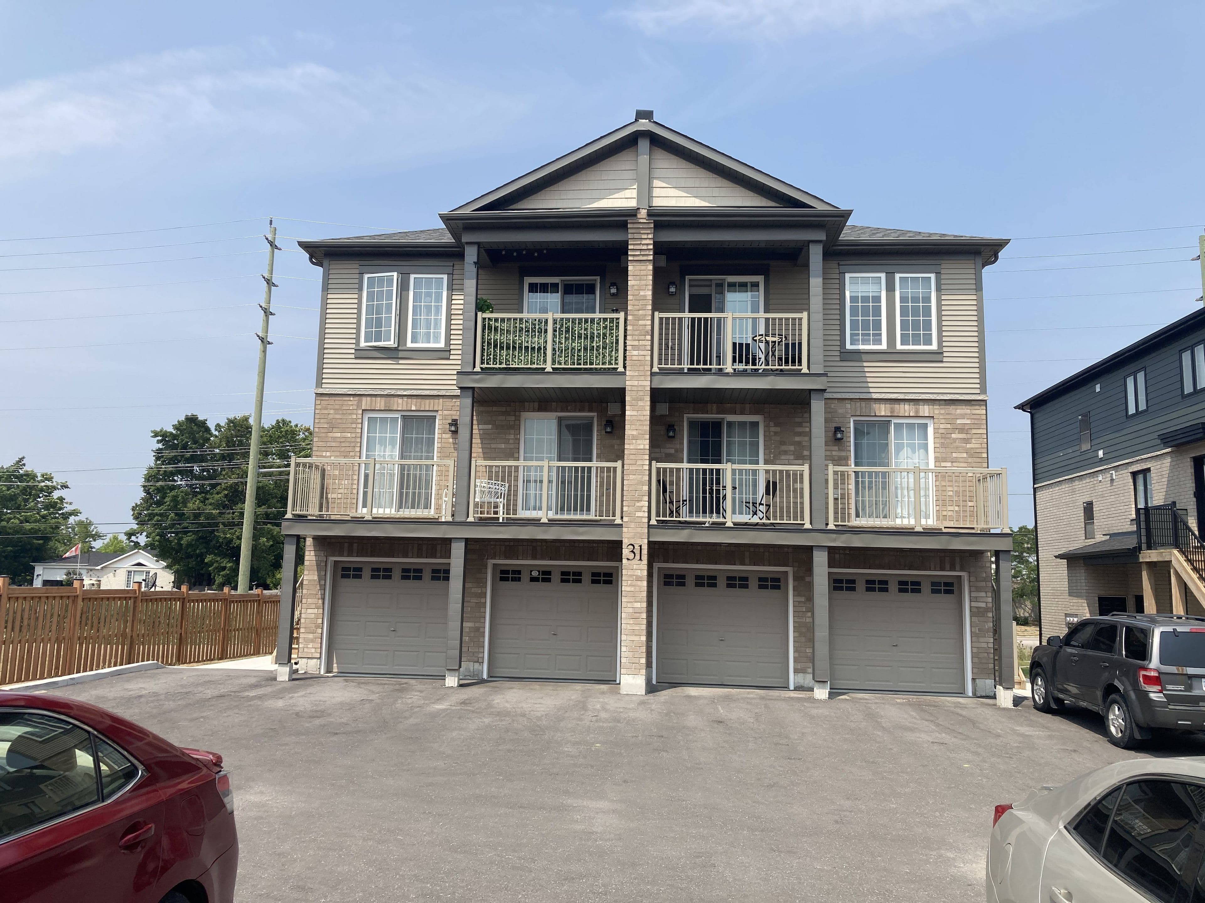 31 Pumpkin Corner Crescent 1, Barrie, ON L9J 0T5