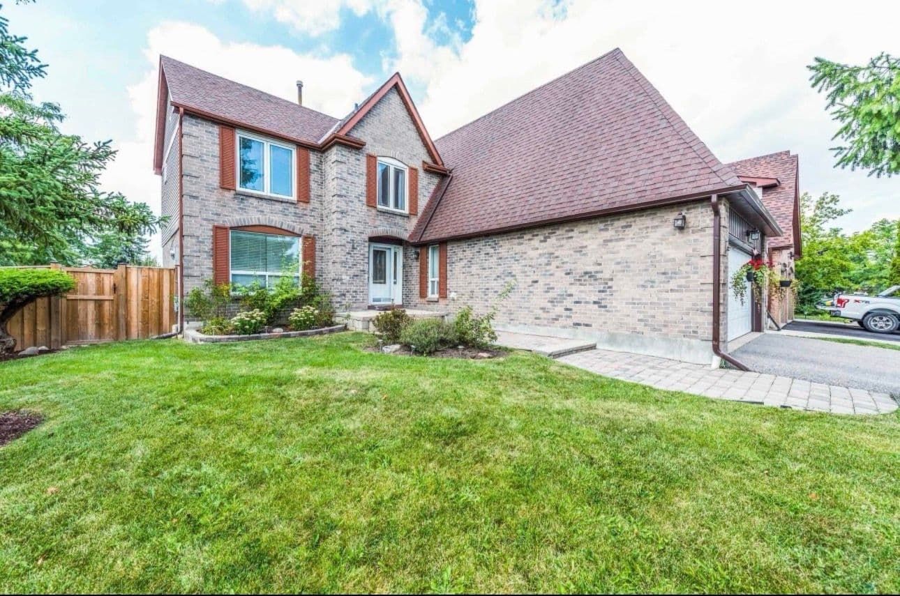 52 MOFFATT Avenue, Brampton, ON L6Y 2M8