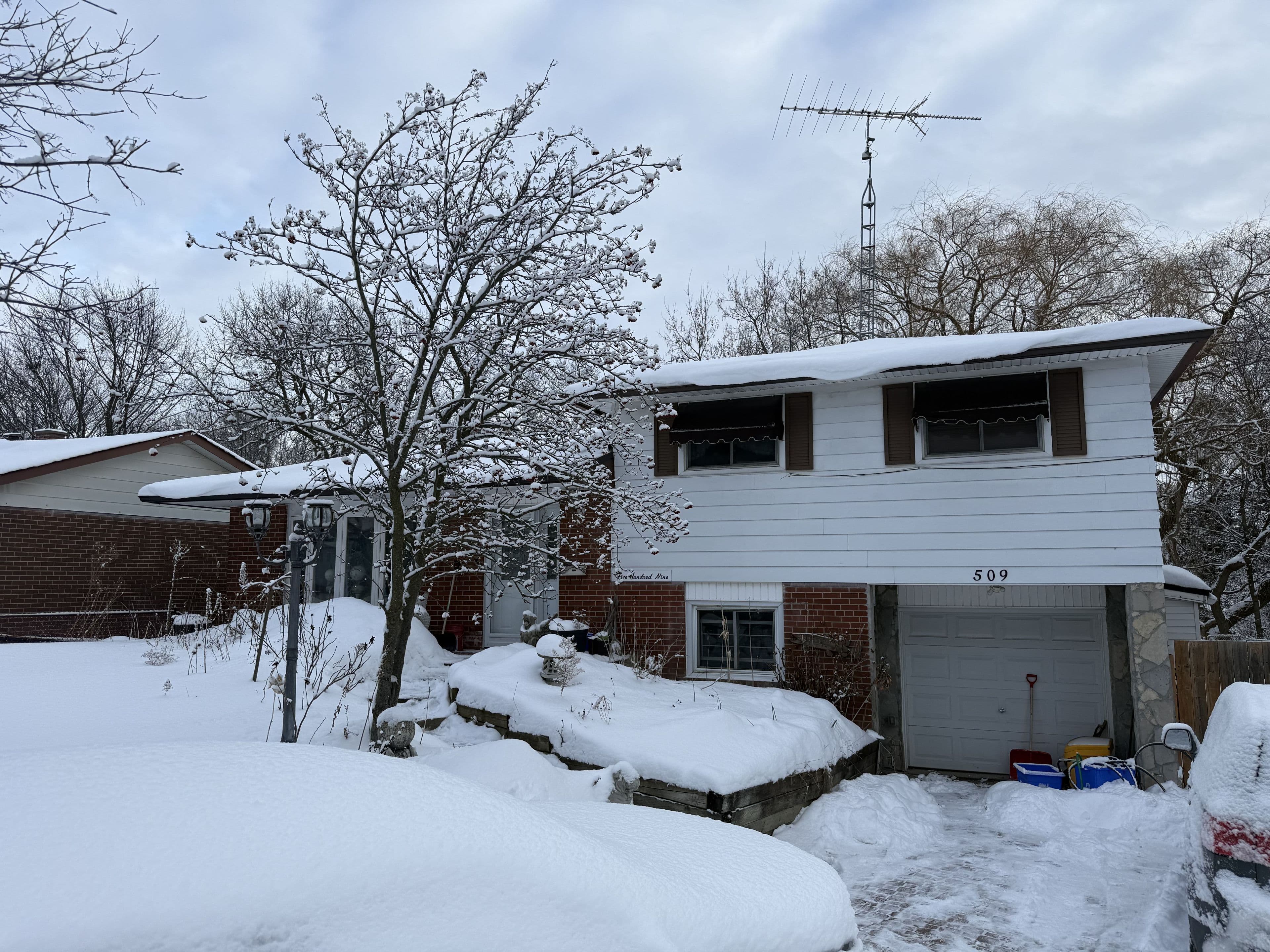 509 Arnhem Drive, Oshawa, ON L1G 2J2