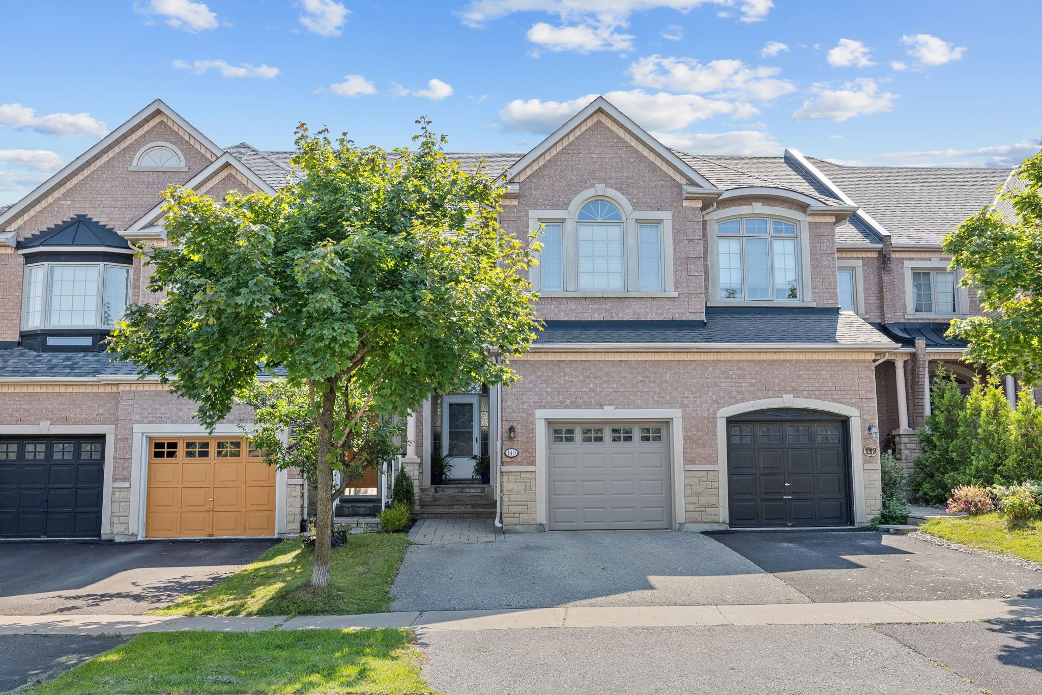 140 Kingsbridge Circle, Vaughan, ON L4J 8P2