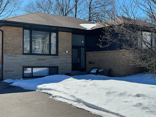 111 Combe Avenue Lower, Toronto C06, ON M3H 4J8