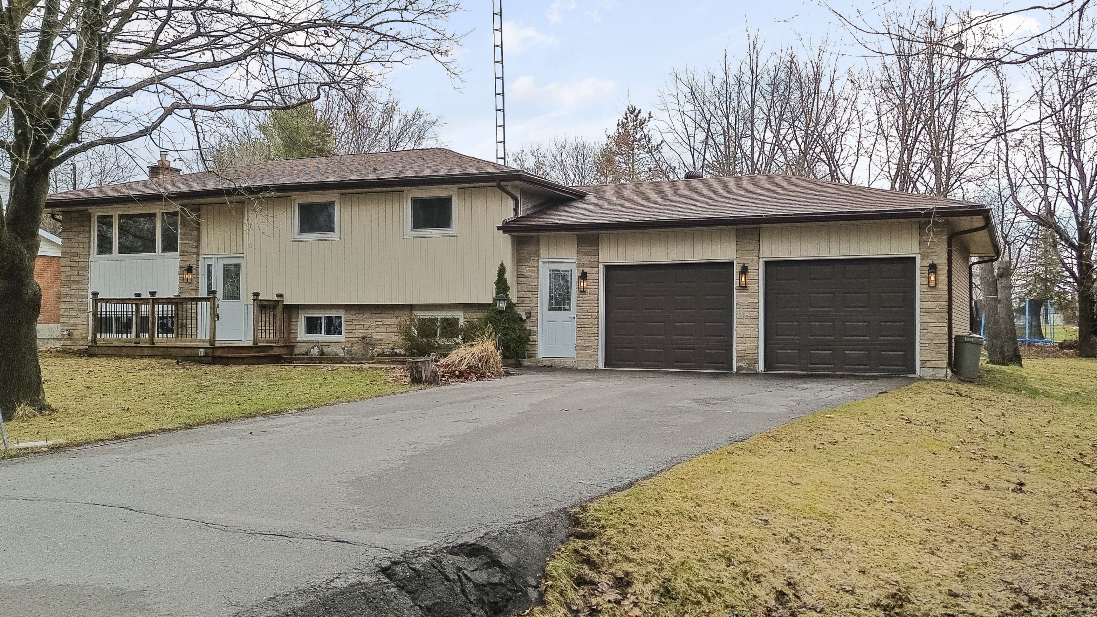 20 Taylor Drive, Prince Edward County, ON K8N 4Z7