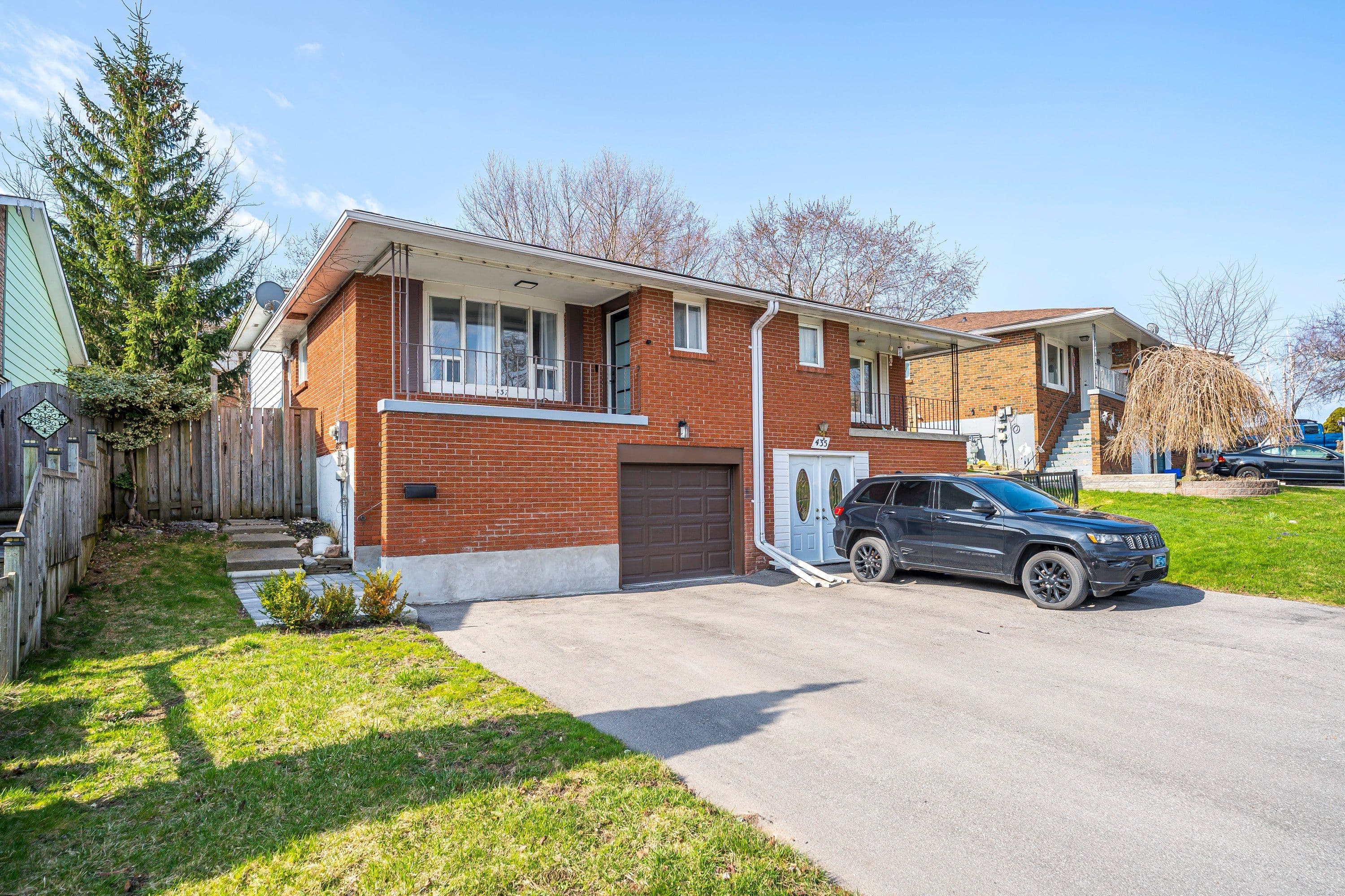 437 Sedan Crescent, Oshawa, ON L1H 3G4