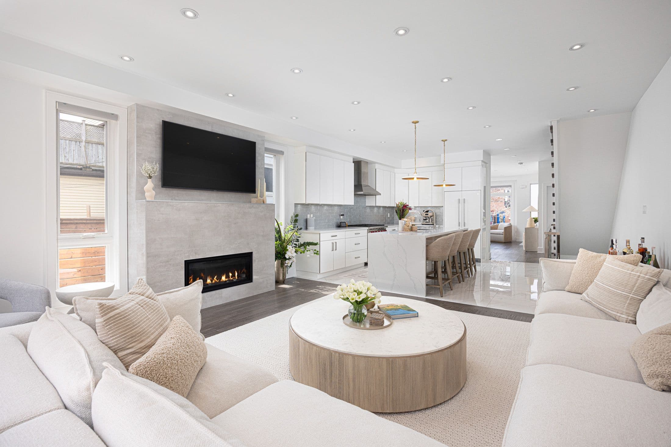 105 Kenilworth Avenue, Toronto E02, ON M4L 3S4