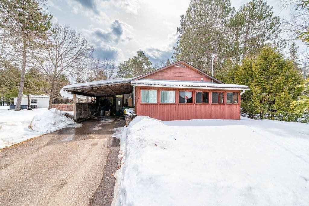 299 Black Bay Road, Petawawa, ON K8H 2W8