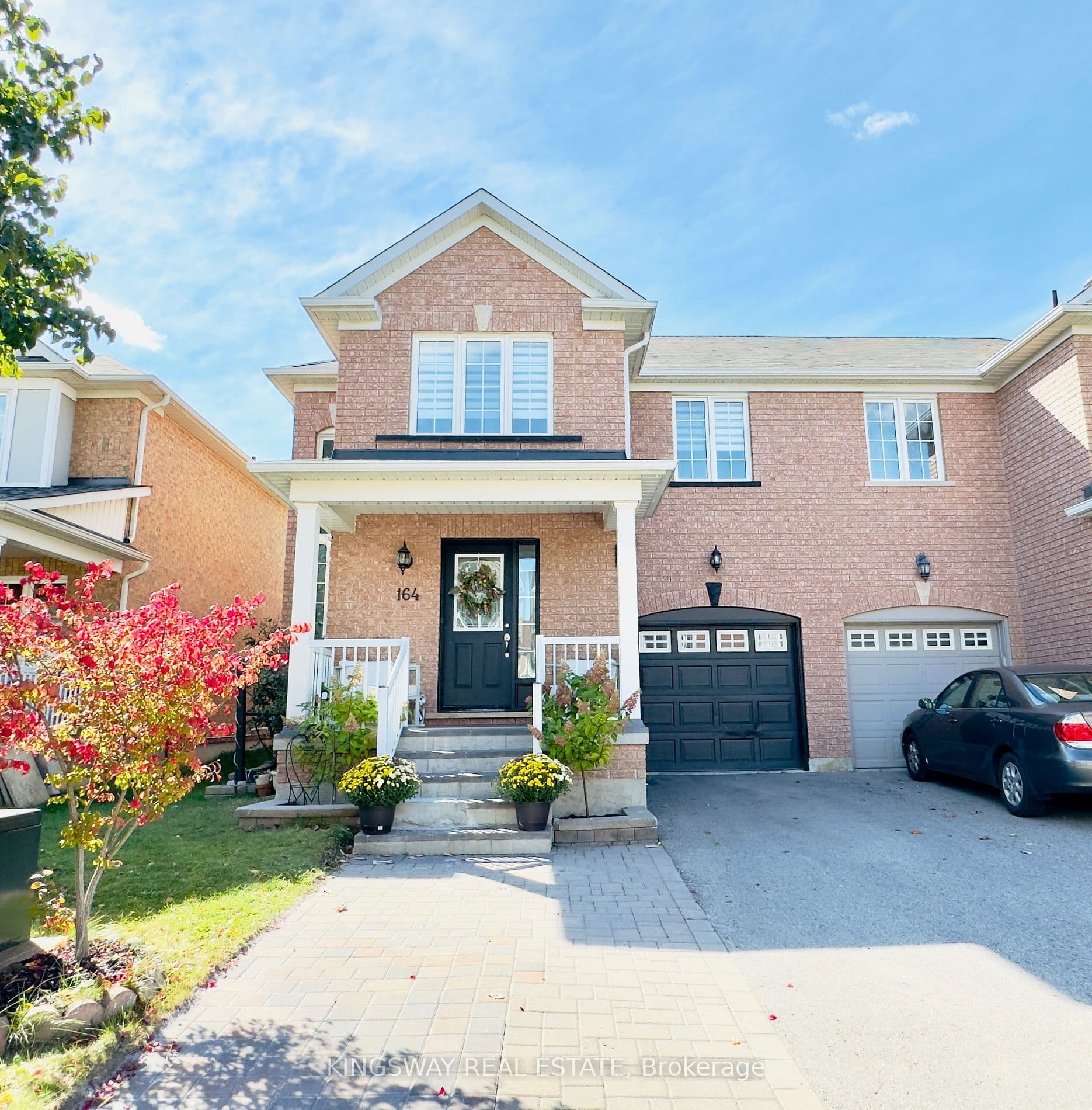 164 Gail Parks Crescent, Newmarket, ON L3X 3C1