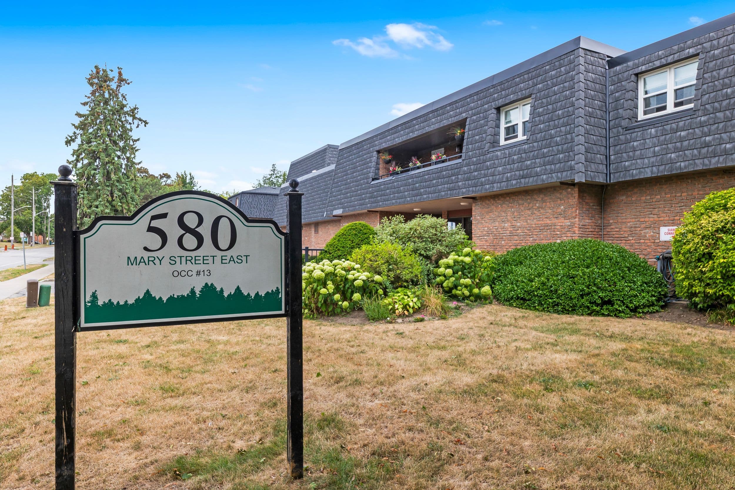 580 Mary Street E 102, Whitby, ON L1N 2R3