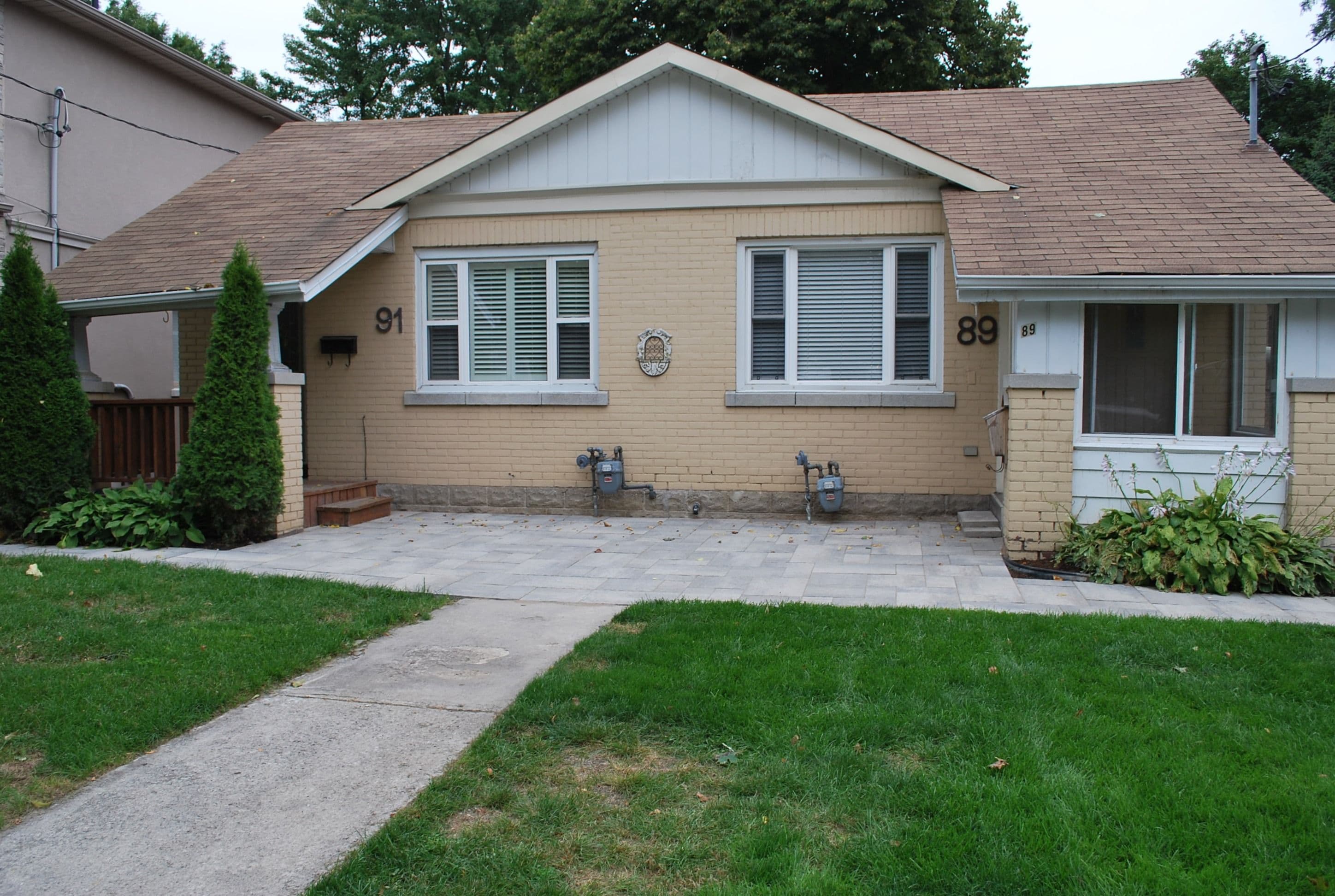89 Rumsey Road, Toronto C11, ON M4G 1P1