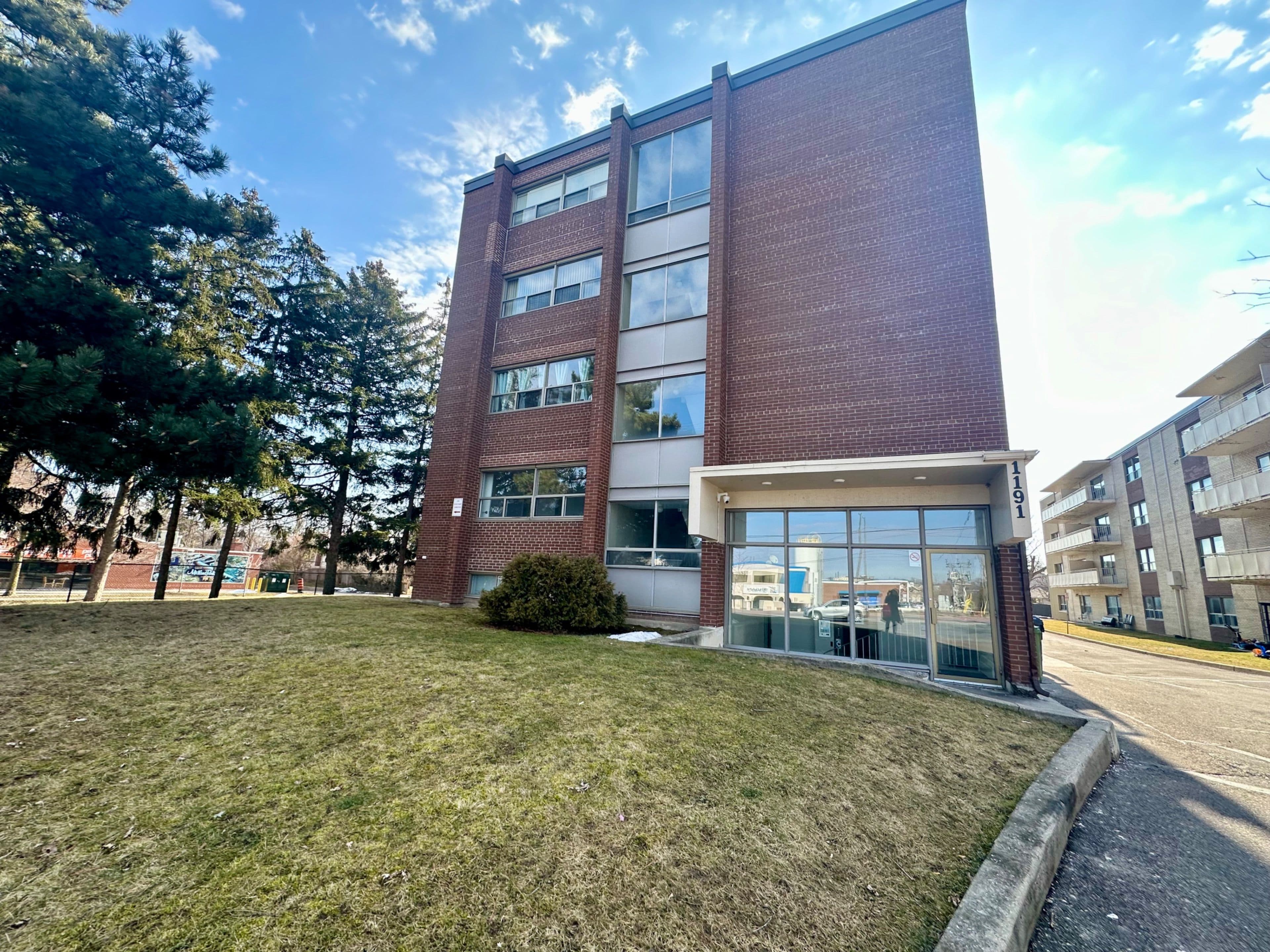 1191 Ellesmere Road 303, Toronto E09, ON M1P 2X6