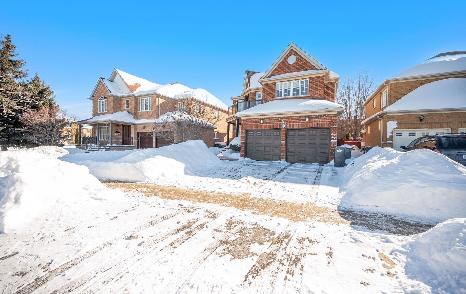 3374 Artesian Drive, Mississauga, ON L5M 7J9