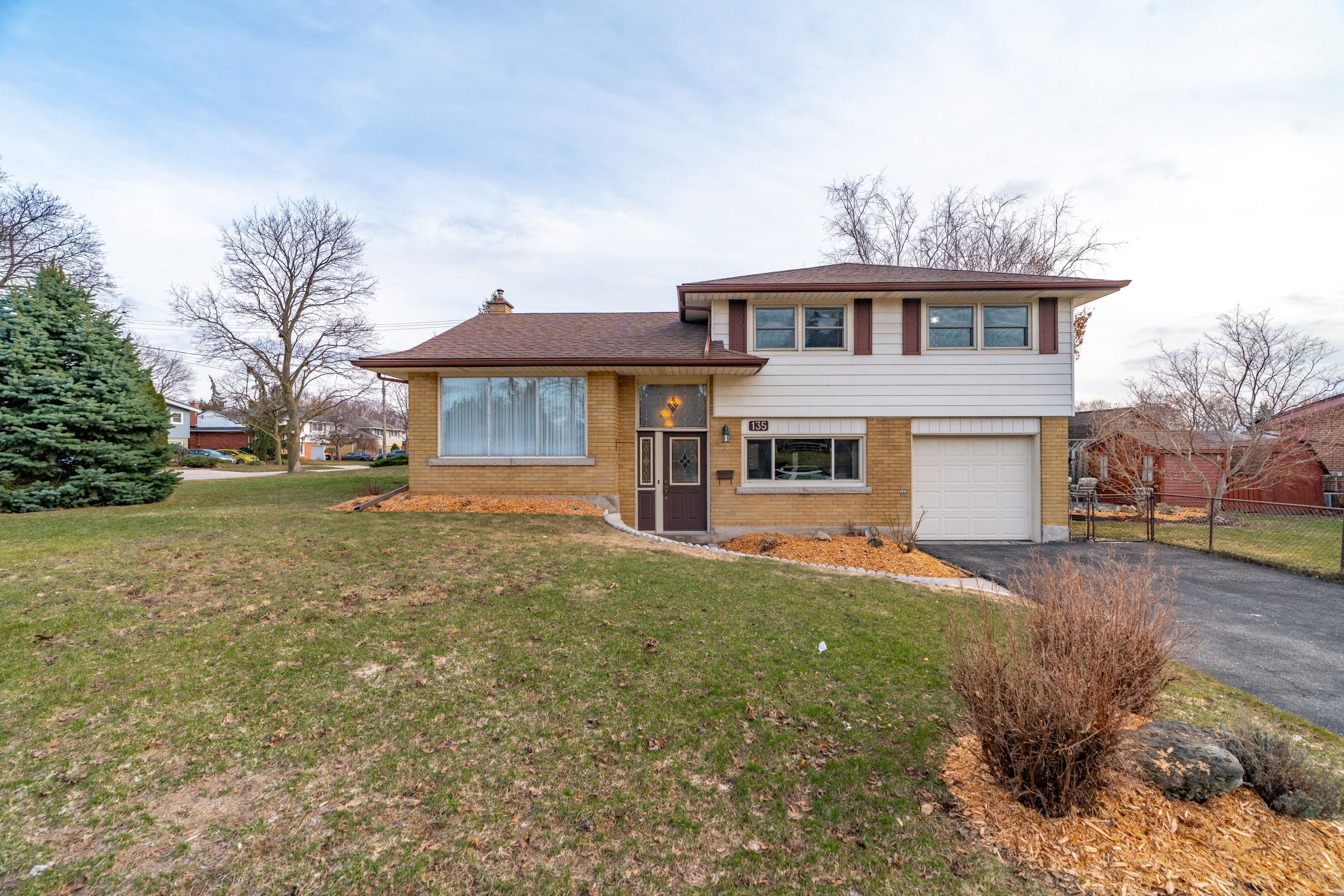 135 Burbank Road, Kitchener, ON N2B 1E3