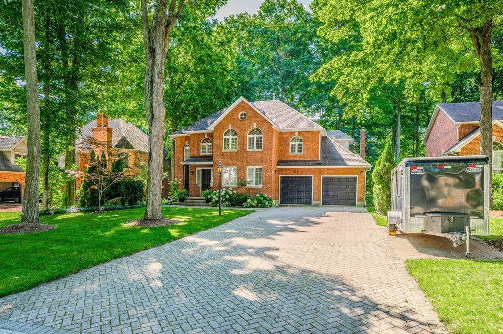 219 Corrie Crescent, Waterloo, ON N2L 5W3