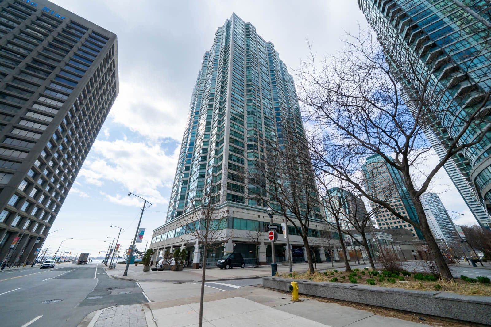 10 Yonge Street 1209, Toronto C01, ON M5E 1R4