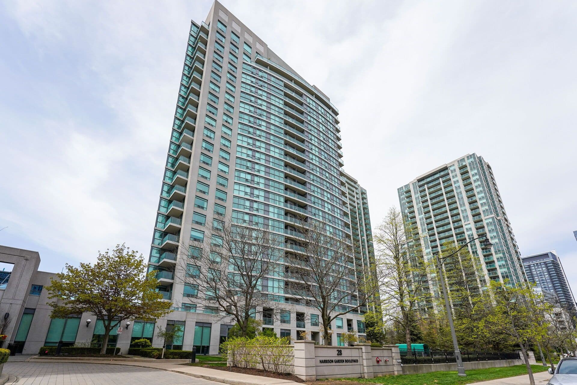 28 Harrison Garden Boulevard 1811, Toronto C14, ON M2N 7B5