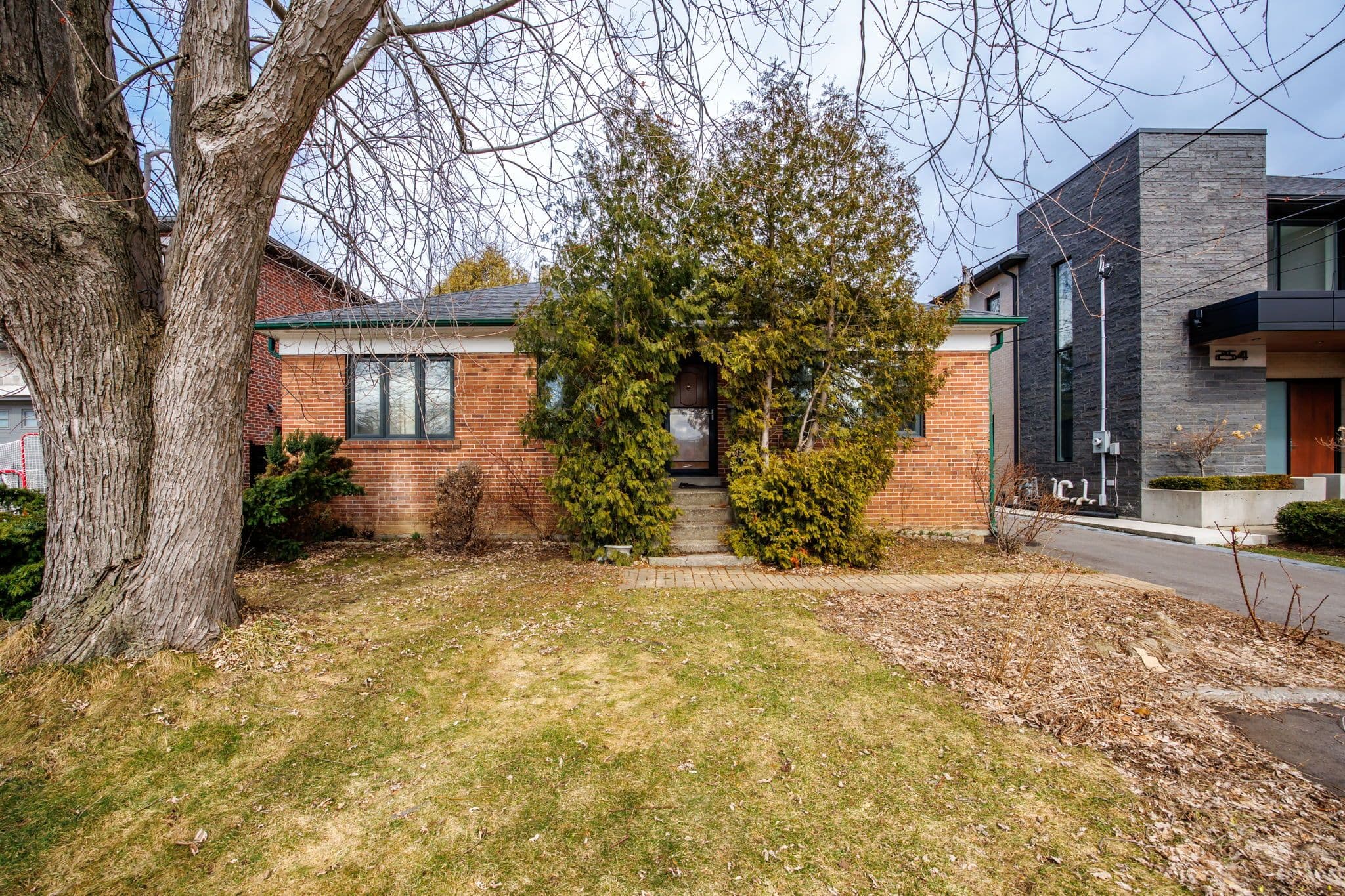 256 Codsell Avenue, Toronto C06, ON M3H 3X1