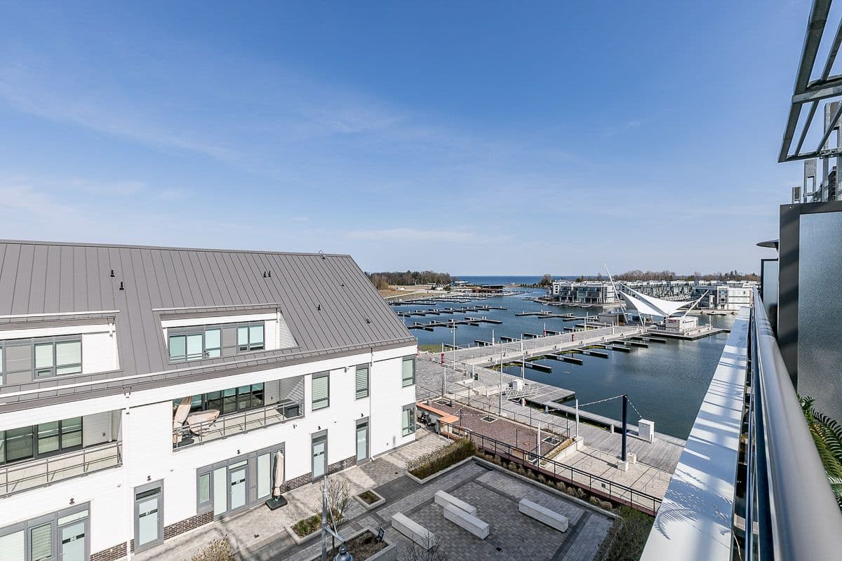 303 Broward Way 97, Innisfil, ON L9S 0M5