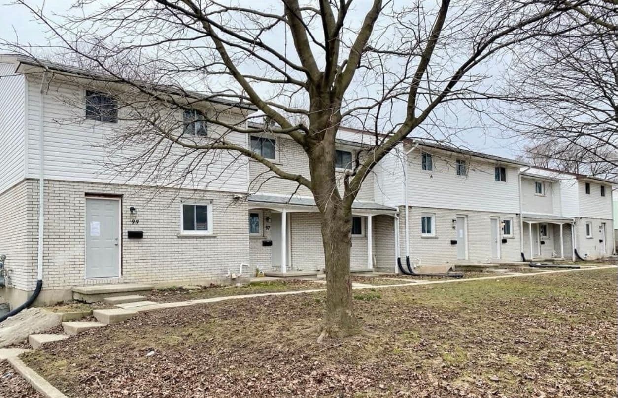 99 Toulon Crescent, London East, ON N5V 1J4