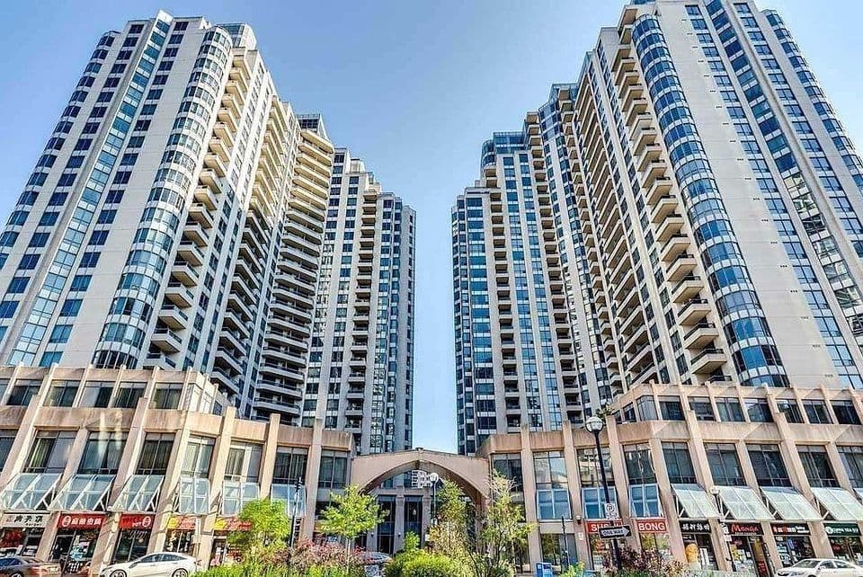 15 Northtown Way 2515, Toronto C14, ON M2N 7A2