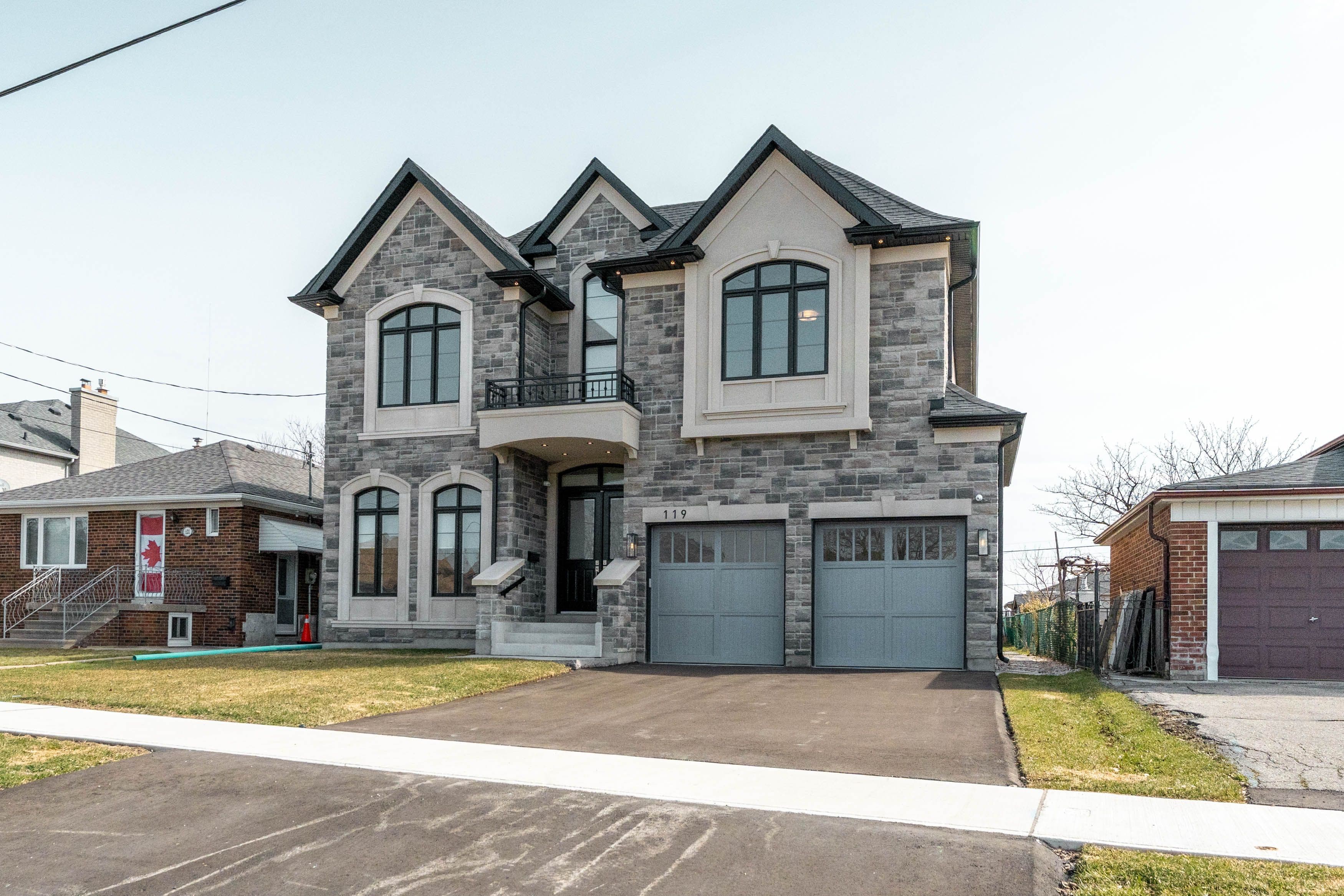 119 Jay Street, Toronto W04, ON M6L 2M3