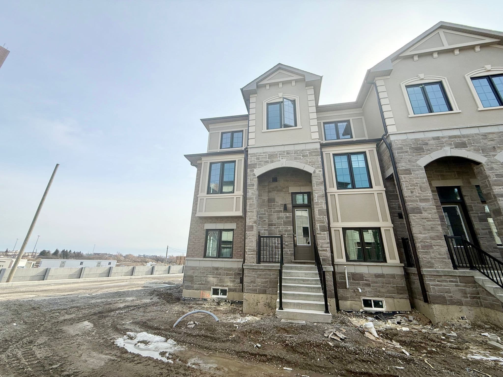 30 BULLATA Lane G, Richmond Hill, ON L4B 0J6