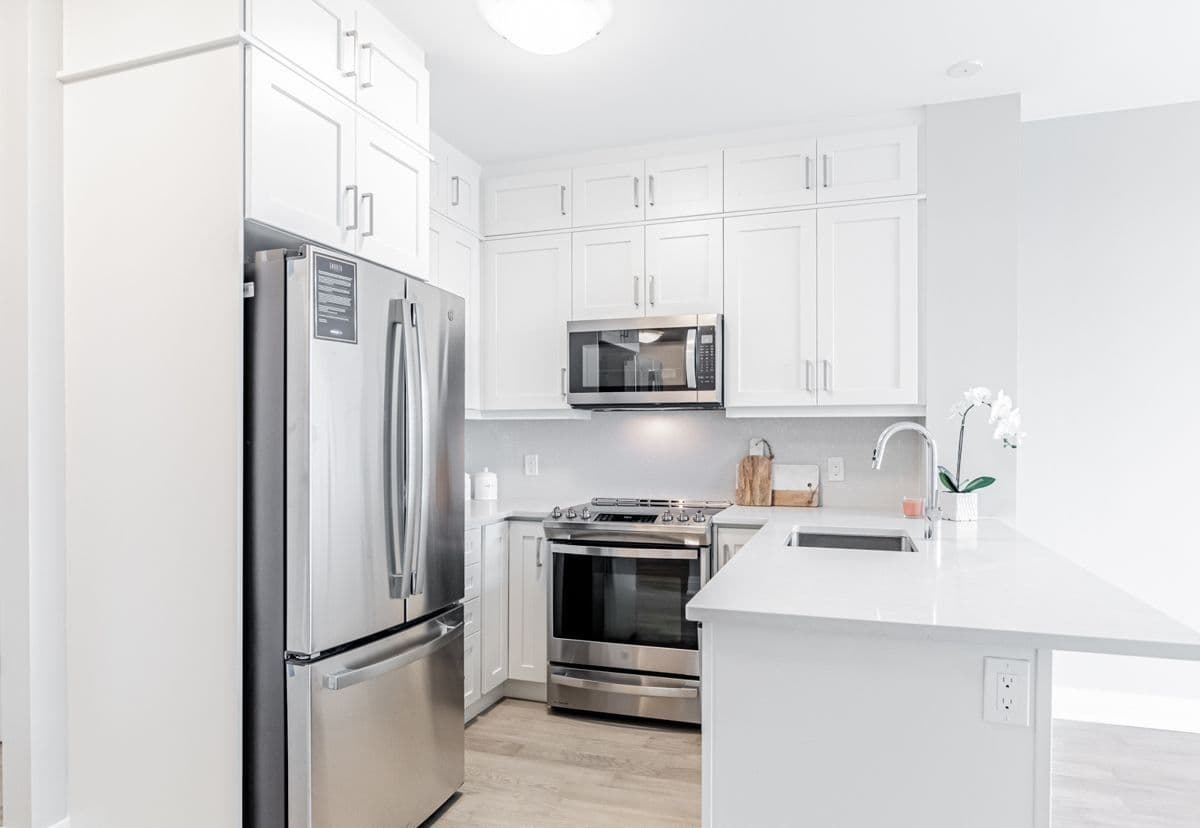 50 Kaitting Trail W 403, Oakville, ON L6M 5N3