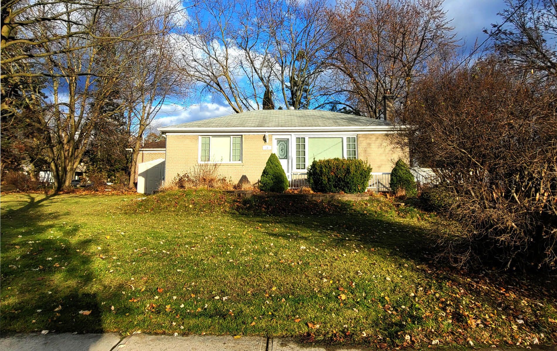 11 Hiley Avenue, Ajax, ON L1S 6H3