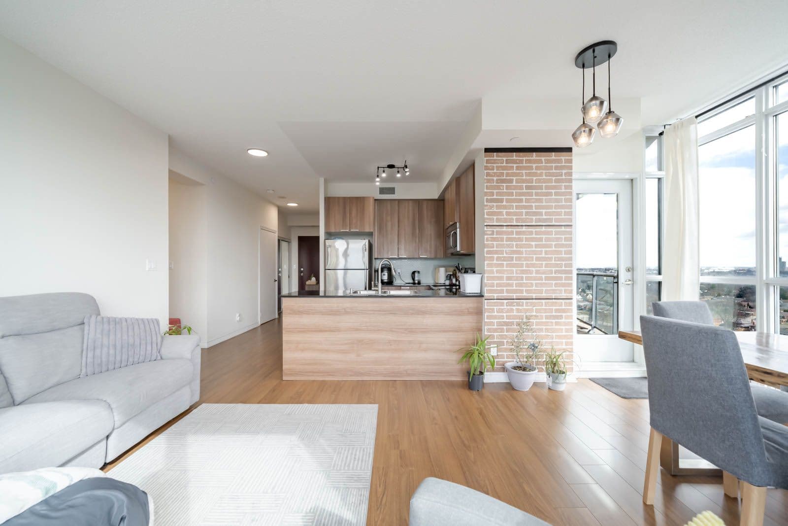 1328 Birchmount Road 1509, Toronto E04, ON M1R 0B6