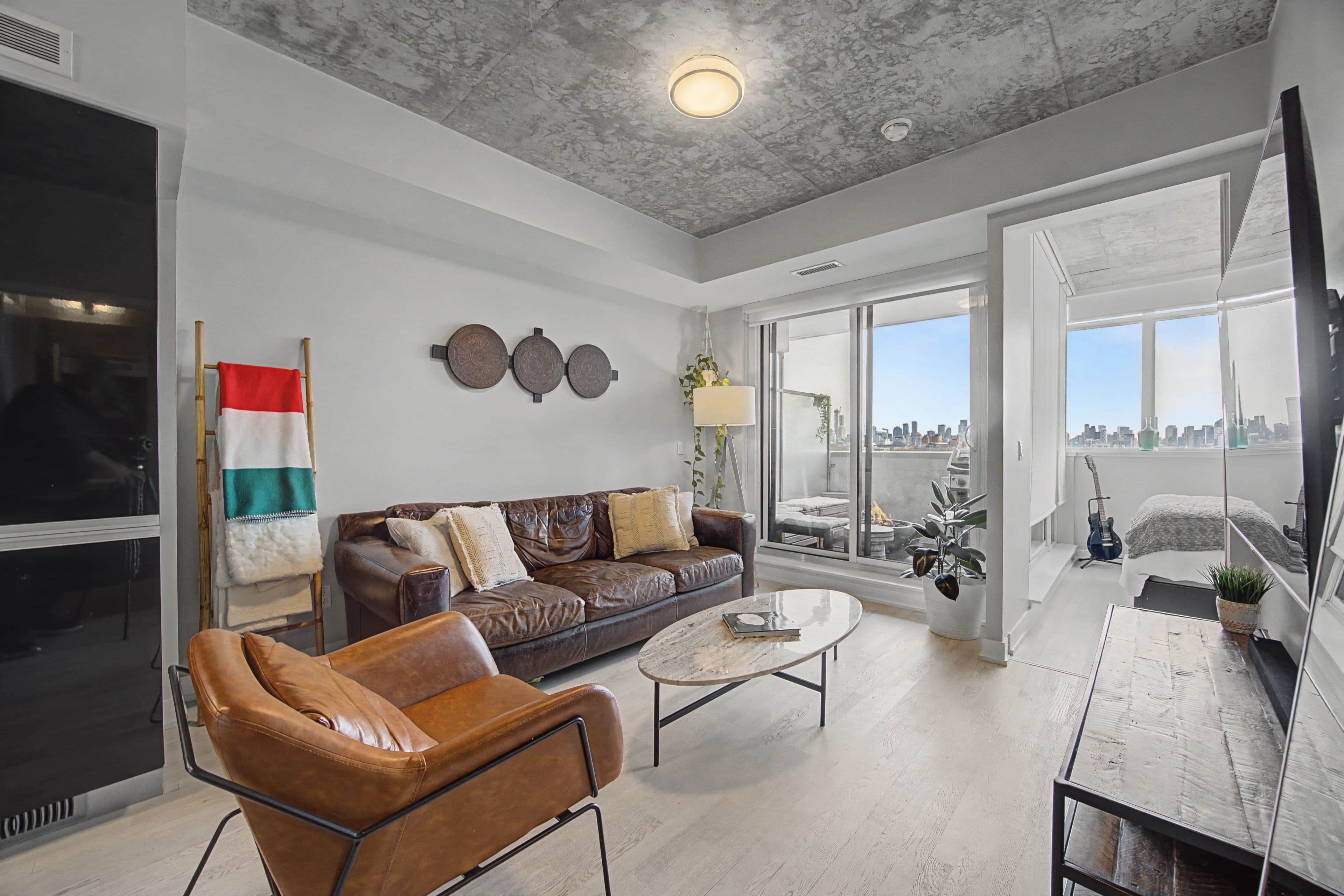 20 Minowan Miikan Lane 1023, Toronto C01, ON M6J 0E5