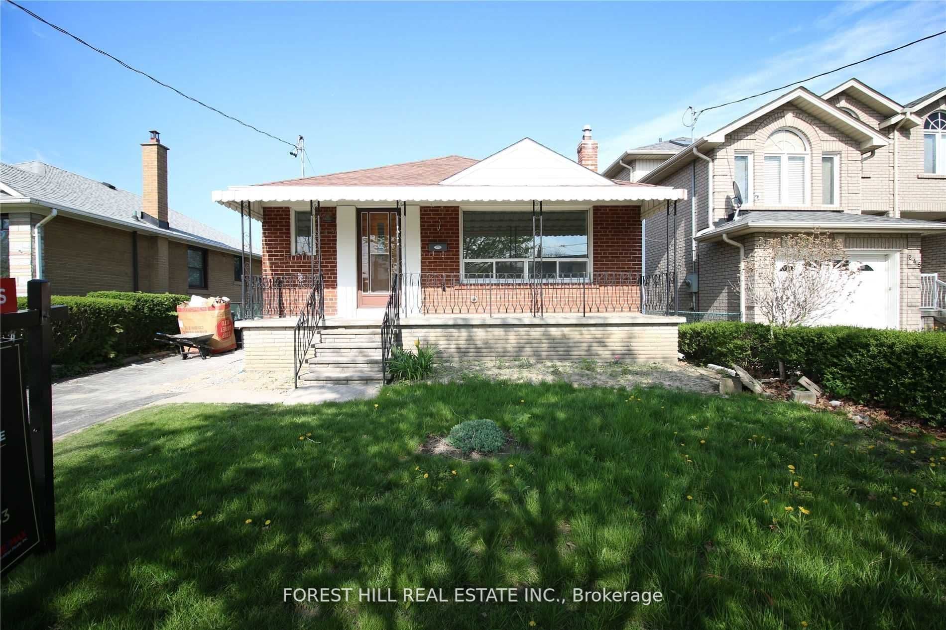 247 Beta Street Main, Toronto W06, ON M8W 4H7