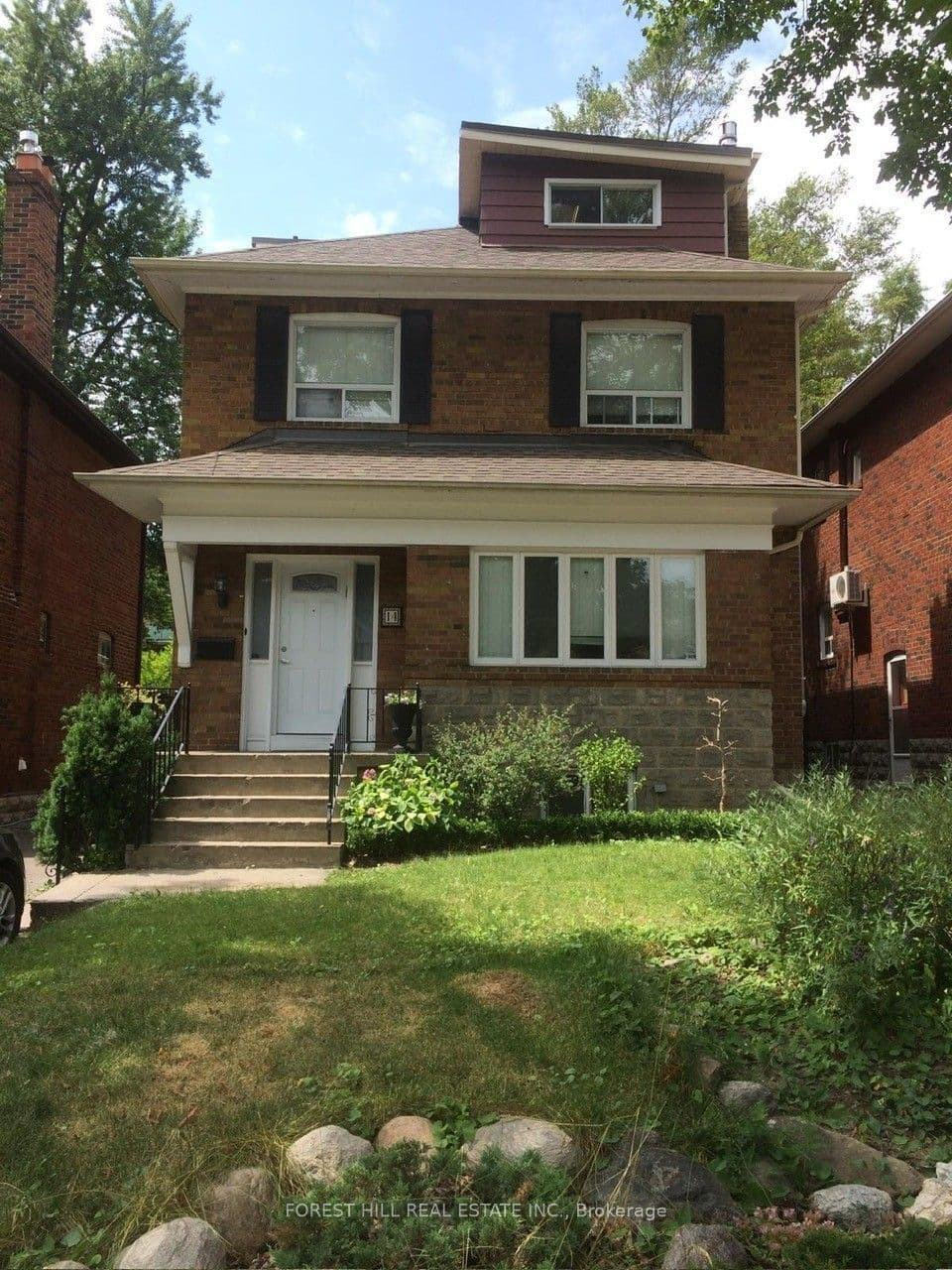 14 Leith Place, Toronto C04, ON M4N 2R4