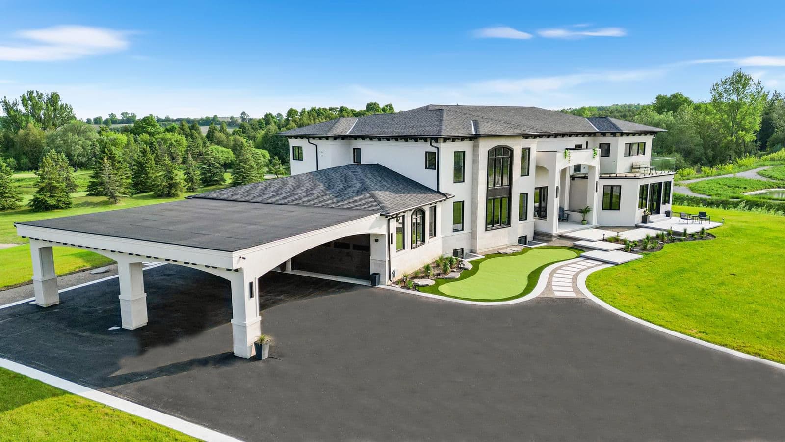 105 Franklin Crescent, Whitby, ON L0B 1A0